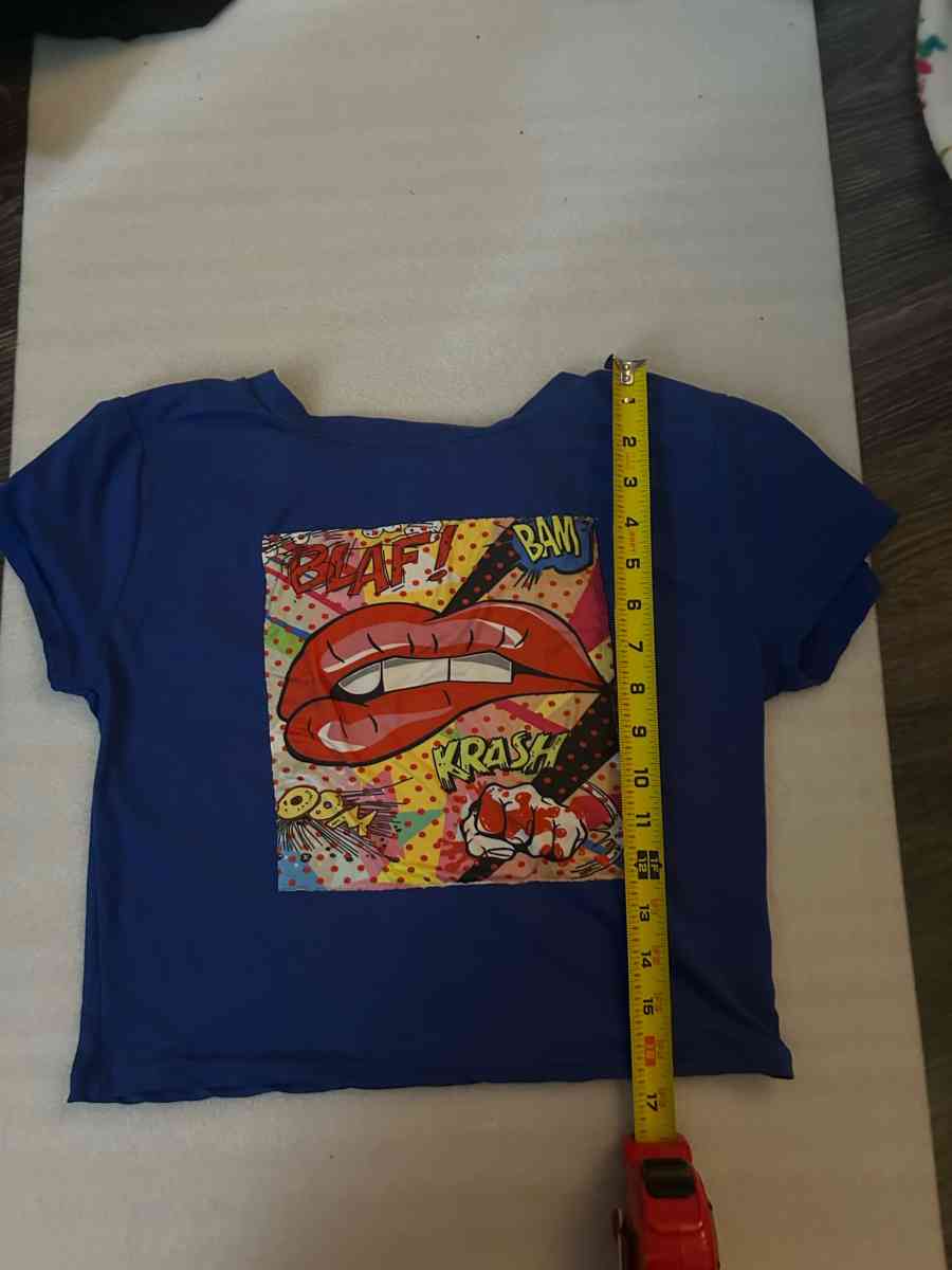 AQ Sport Cropped Graphic Tee with Cloth Mask NEW Soft