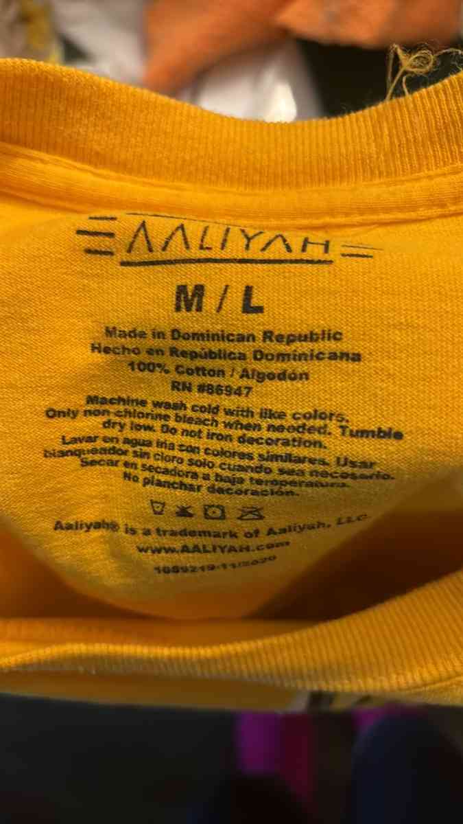 Aaliyah Graphic Yellow Short Sleeve TShirt Size ML 90s Style