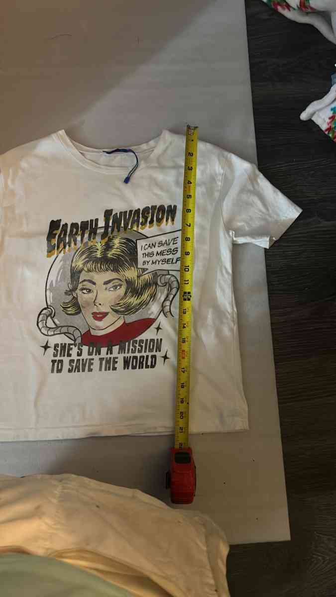 Zara Trafaluc Earth Invasion Short Sleeve Tee Size S New Wit