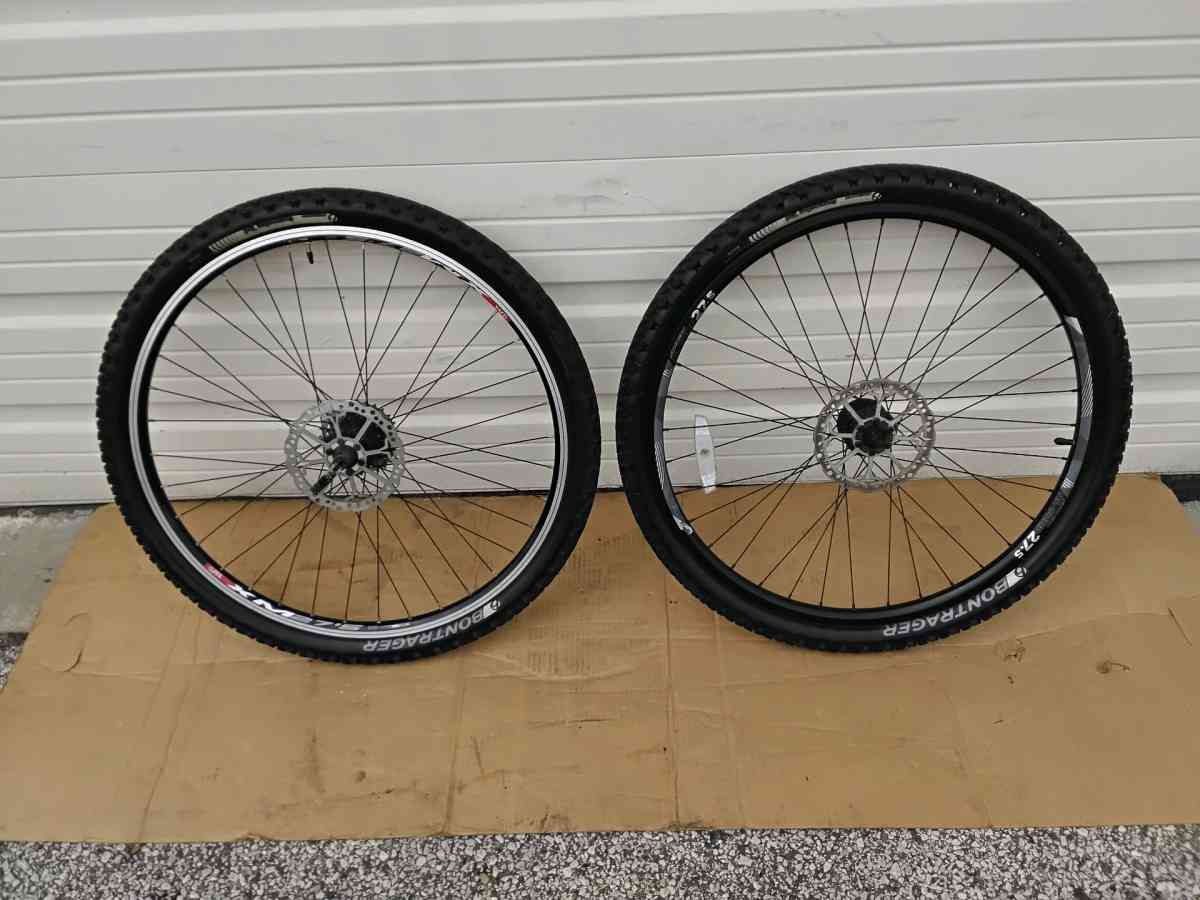 2 Schwinn Bicycle Front  Rear Rims Tires OEM Like New