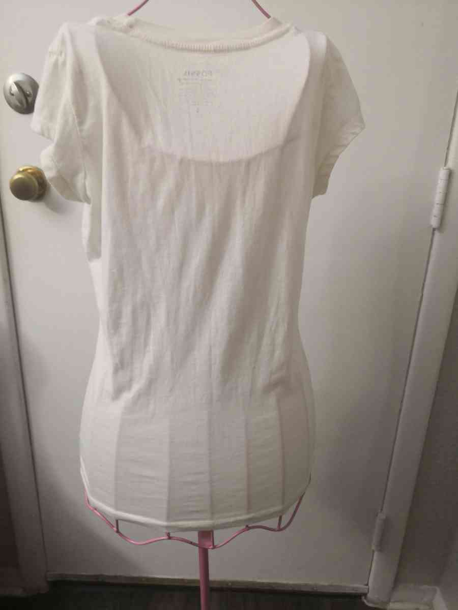 Fossil Embroidered Peacock Vintage Style Tee Size S