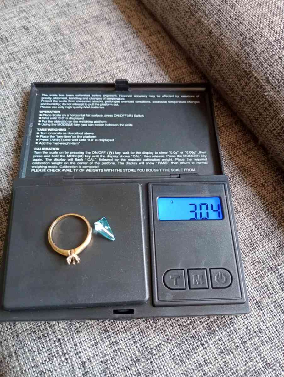 Aquamarine 14k Gold Ring size 7 for women  Sold as is