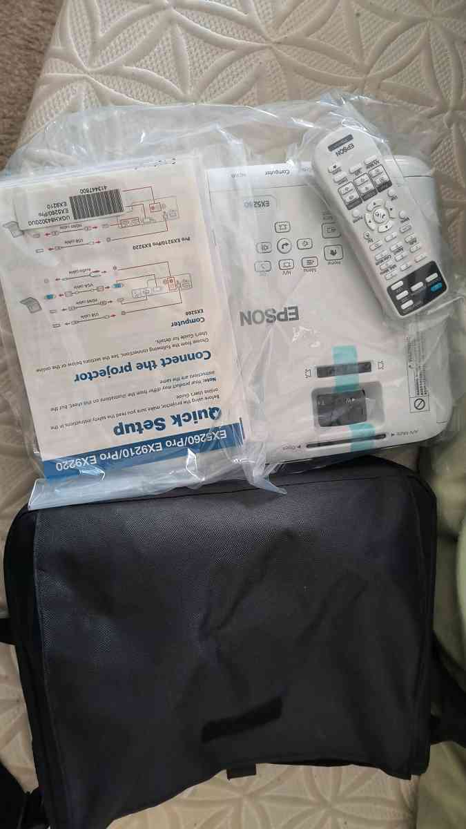 Epson EX 5260 pro video projector