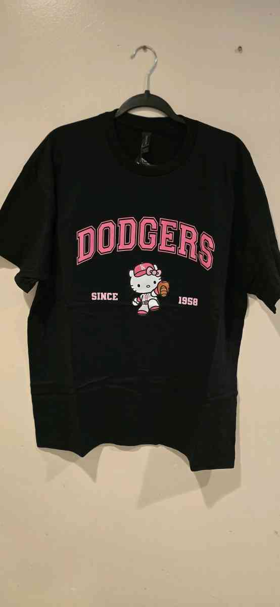 dodgers hello kitty t shirt large