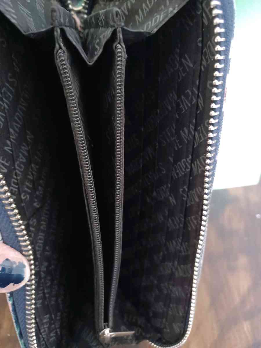 Steve madden wallet