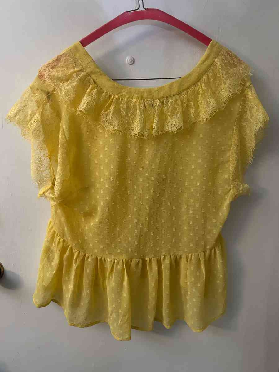 Zara Yellow Polka Dot Ruffle Lace Short Sleeve Blouse Size S
