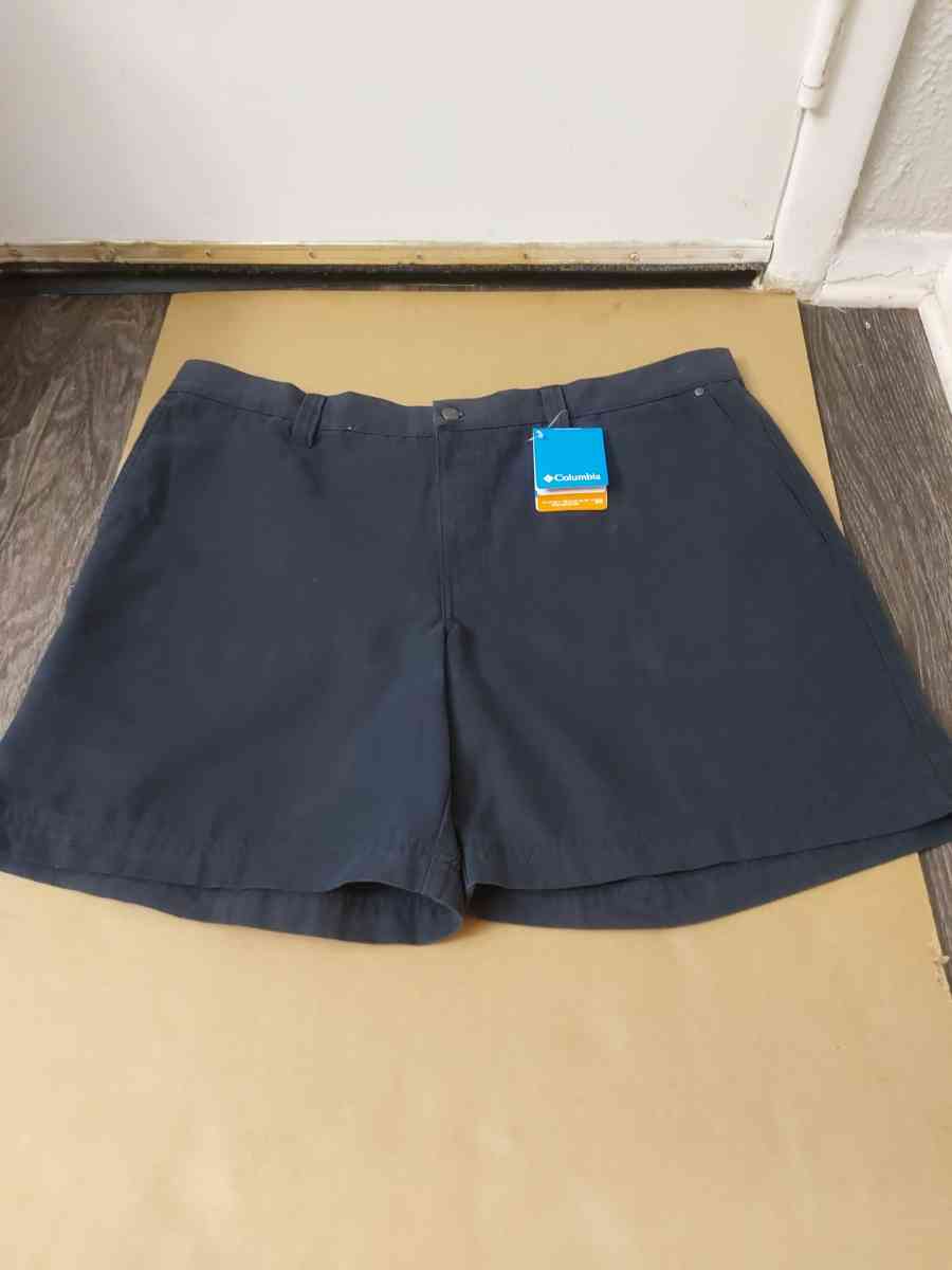 NWT Columbia Omni Shade Shorts NWT Size 42