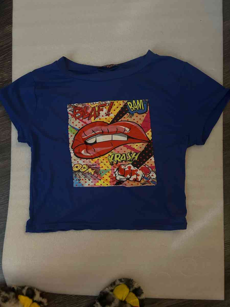 AQ Sport Cropped Graphic Tee with Cloth Mask NEW Soft