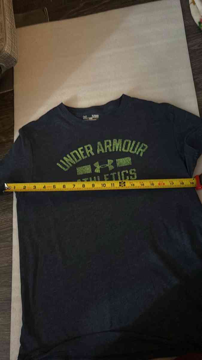 Under Armour Athletics Heat Gear Tee Size XL