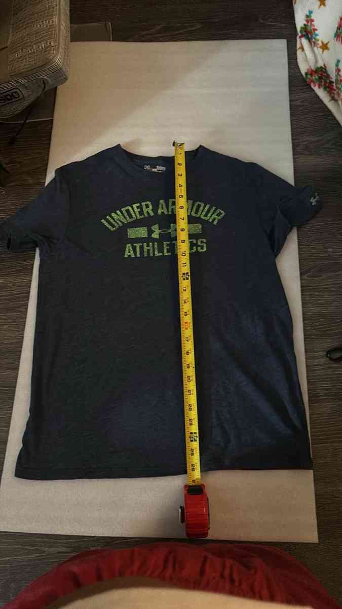 Under Armour Athletics Heat Gear Tee Size XL