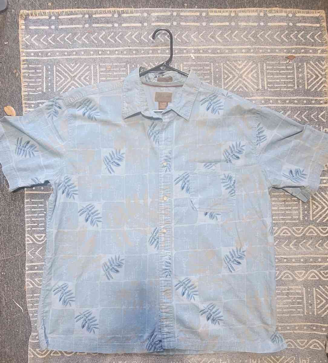 Mens Button up Size XL