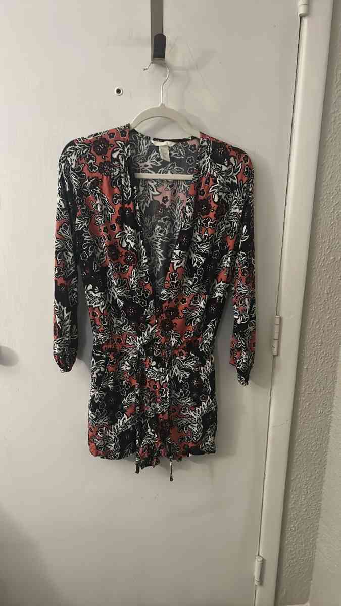 HM Deep VNeck Long Sleeve Draw String Waist Floral Romper Si