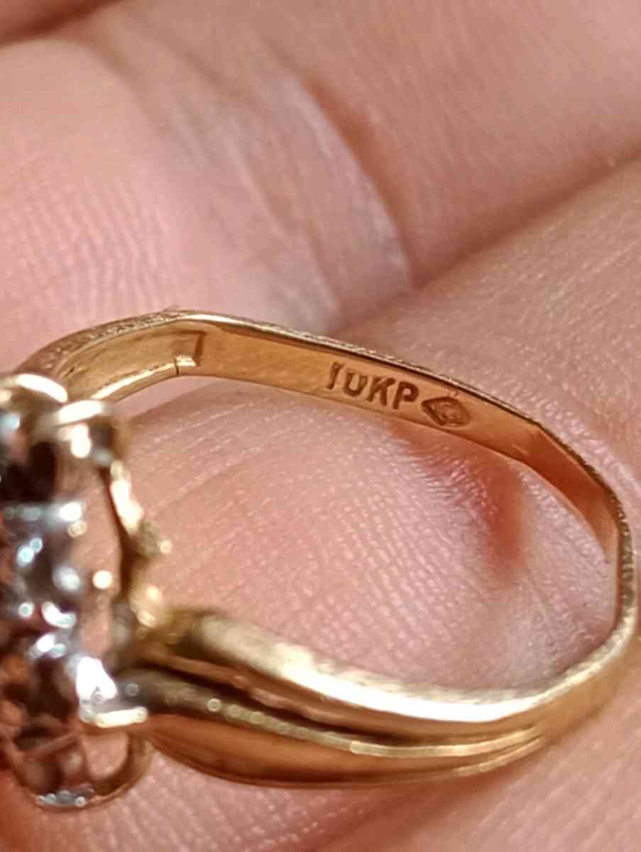 Vintage 10k Yellow Gold cluster Diamond Ring