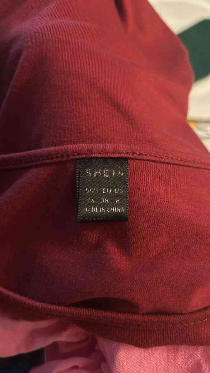 SHEIN Maroon Icon 90s Graphic Crop Tshirt Size M