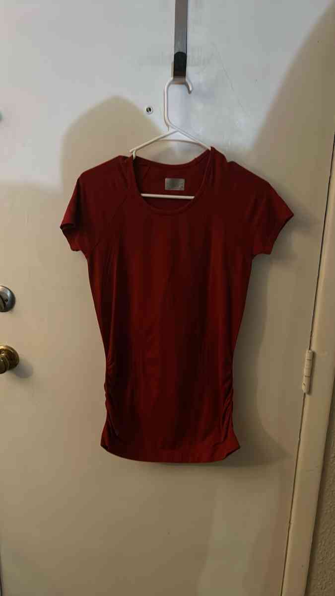 Athleta Red Activewear Top Size M Running Exercise Workout