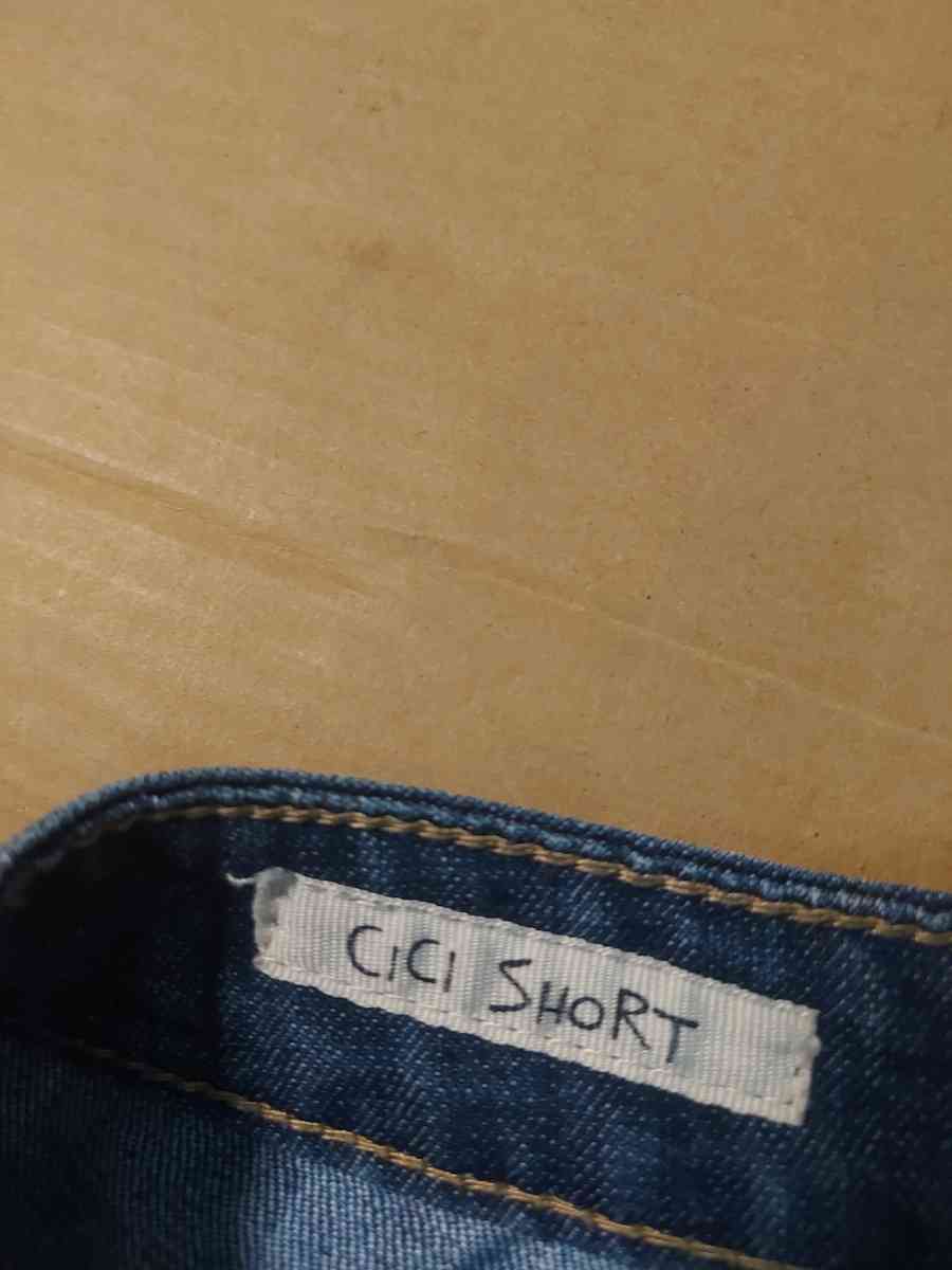 Hot Kiss Cici Embroidered Heart Short Size 7