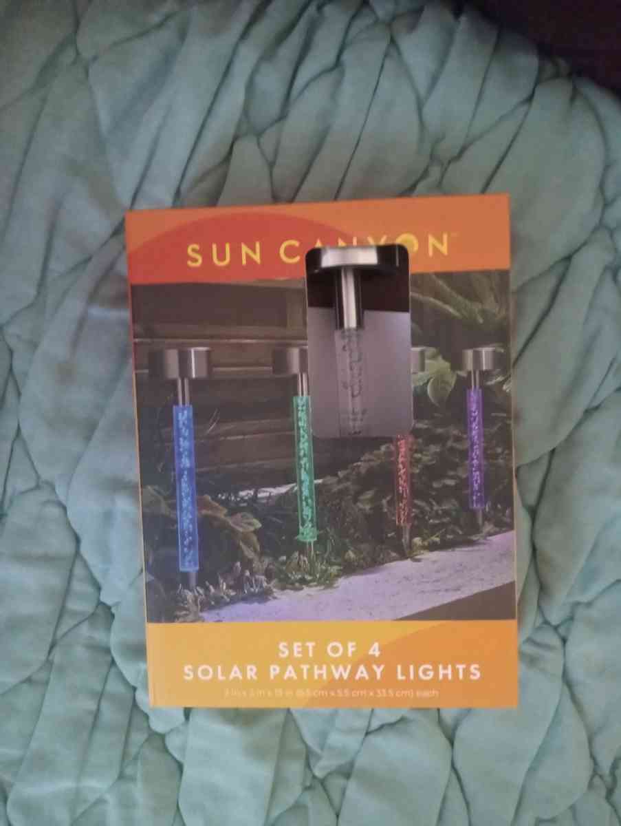 Sun Canyon solar lights four pack