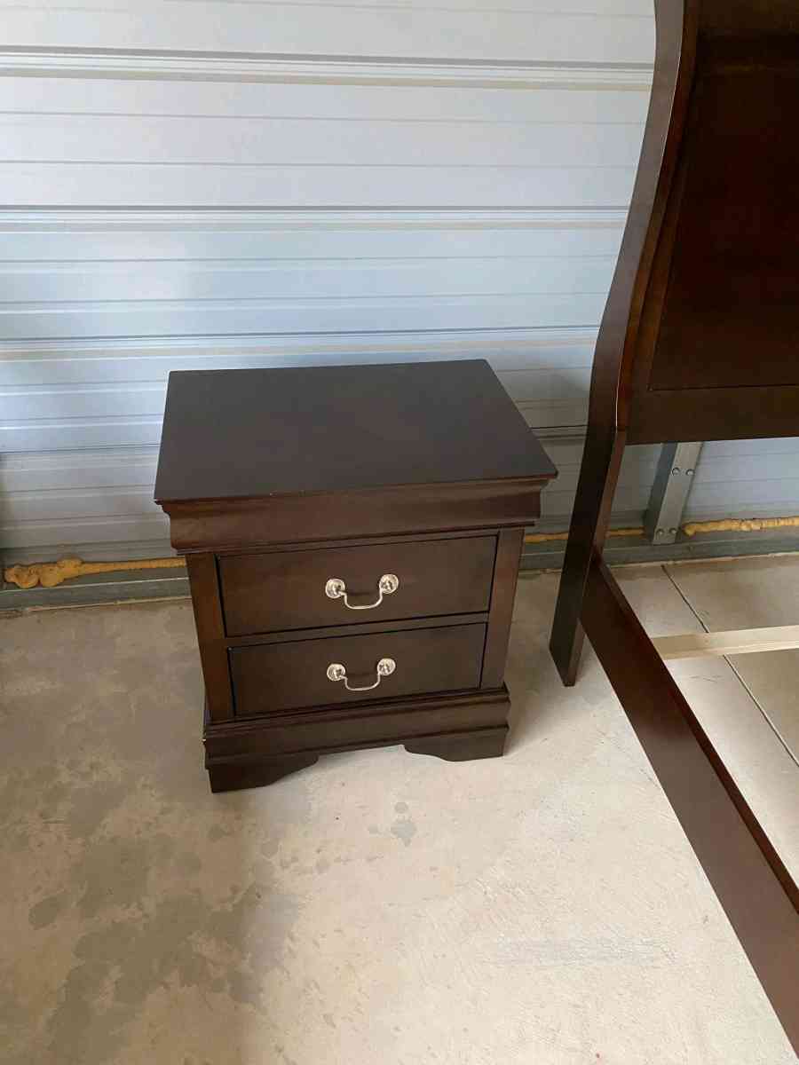 Queen Size Bedroom Set  Free Delivery If Needed