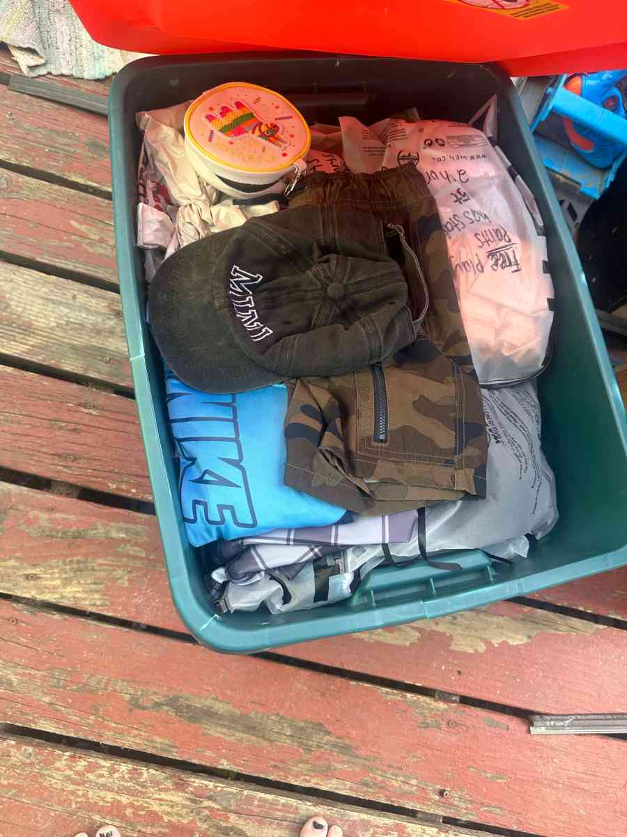 tub of childs clothing 4t5t and 6