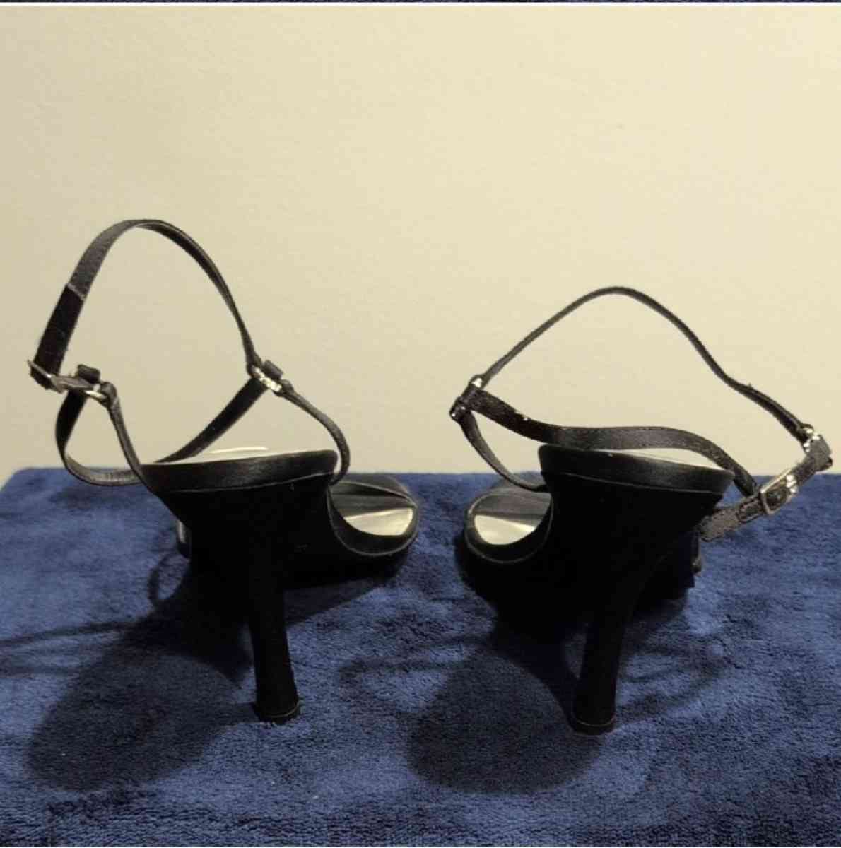 Jennifer Moore Black Heels with Transparent Accents 10 m