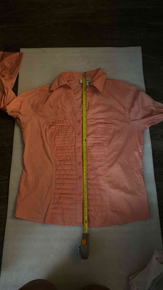 Dress Barn Pleated Front Button Down Blouse Size S Peach