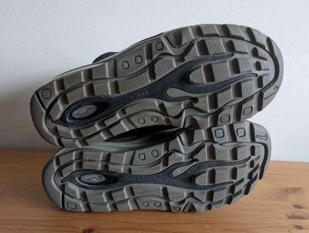 Nike ACG Air Bakin Posite Metallic Dark Gray