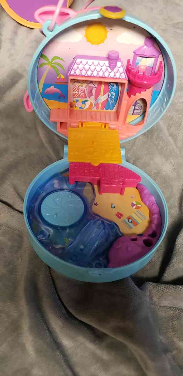 polly pocket dolphins