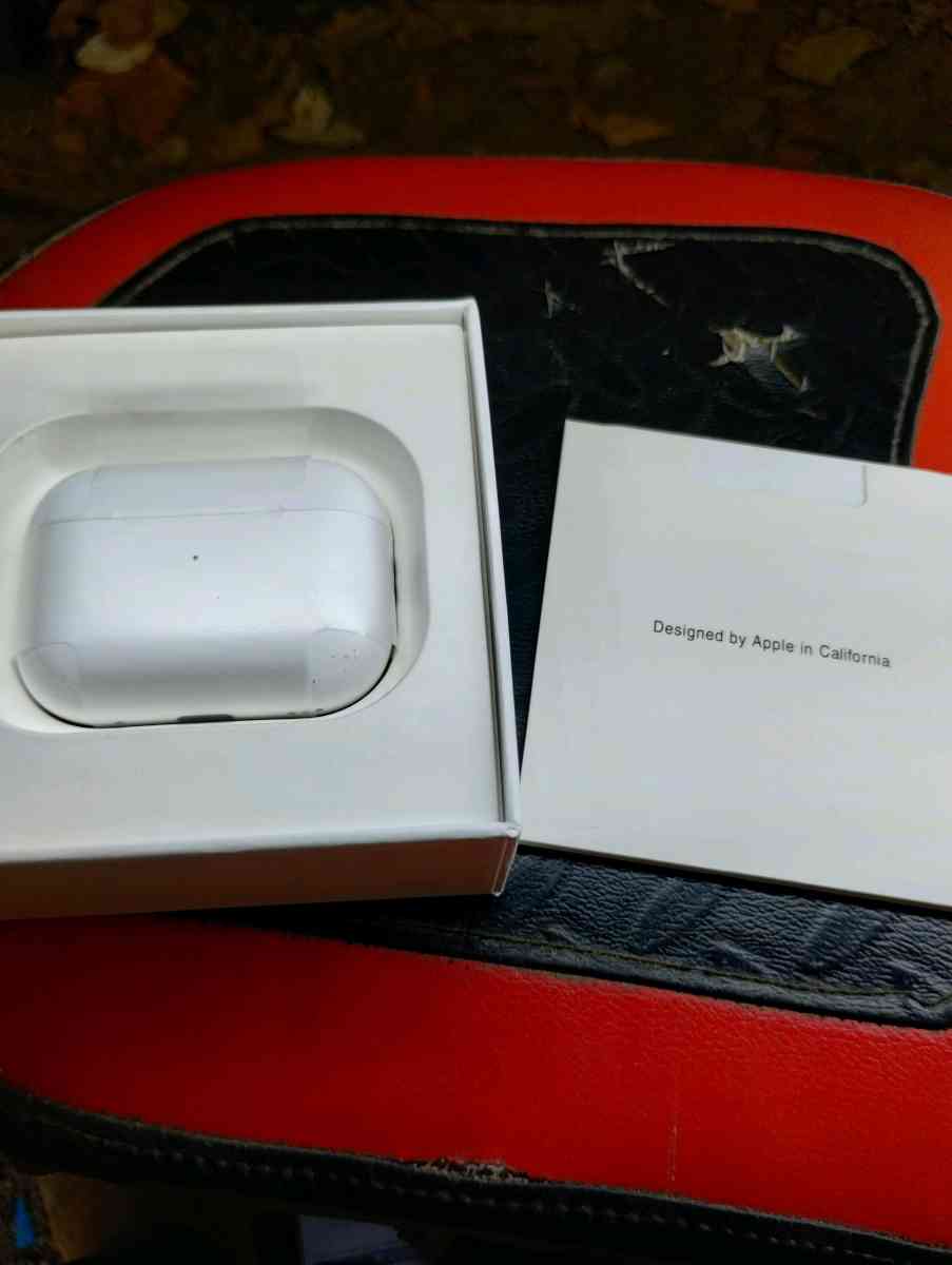 Apple AirPods Pro 2nd Generation with MagSafe Charging case