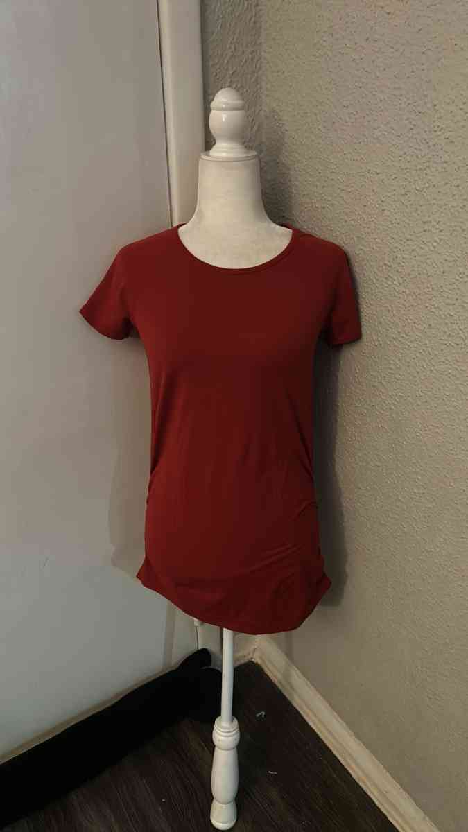 Athleta Red Activewear Top Size M Running Exercise Workout