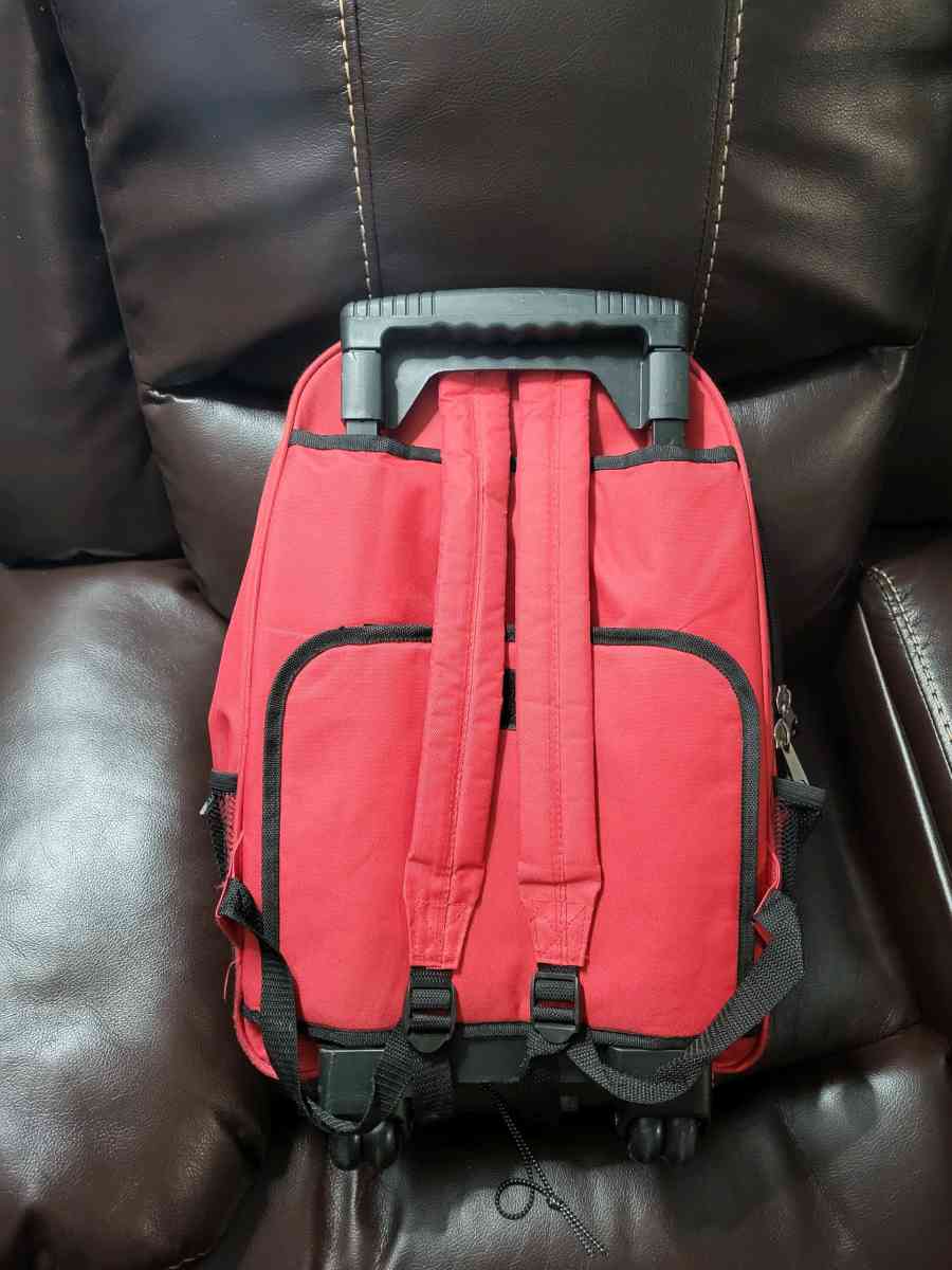 5 Mens Brand New Short Sleeve Shirts with a bonus backpack