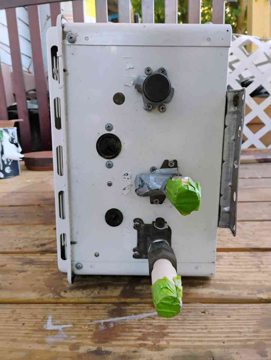 Rinnai propane instantaneous tankless hot water heater