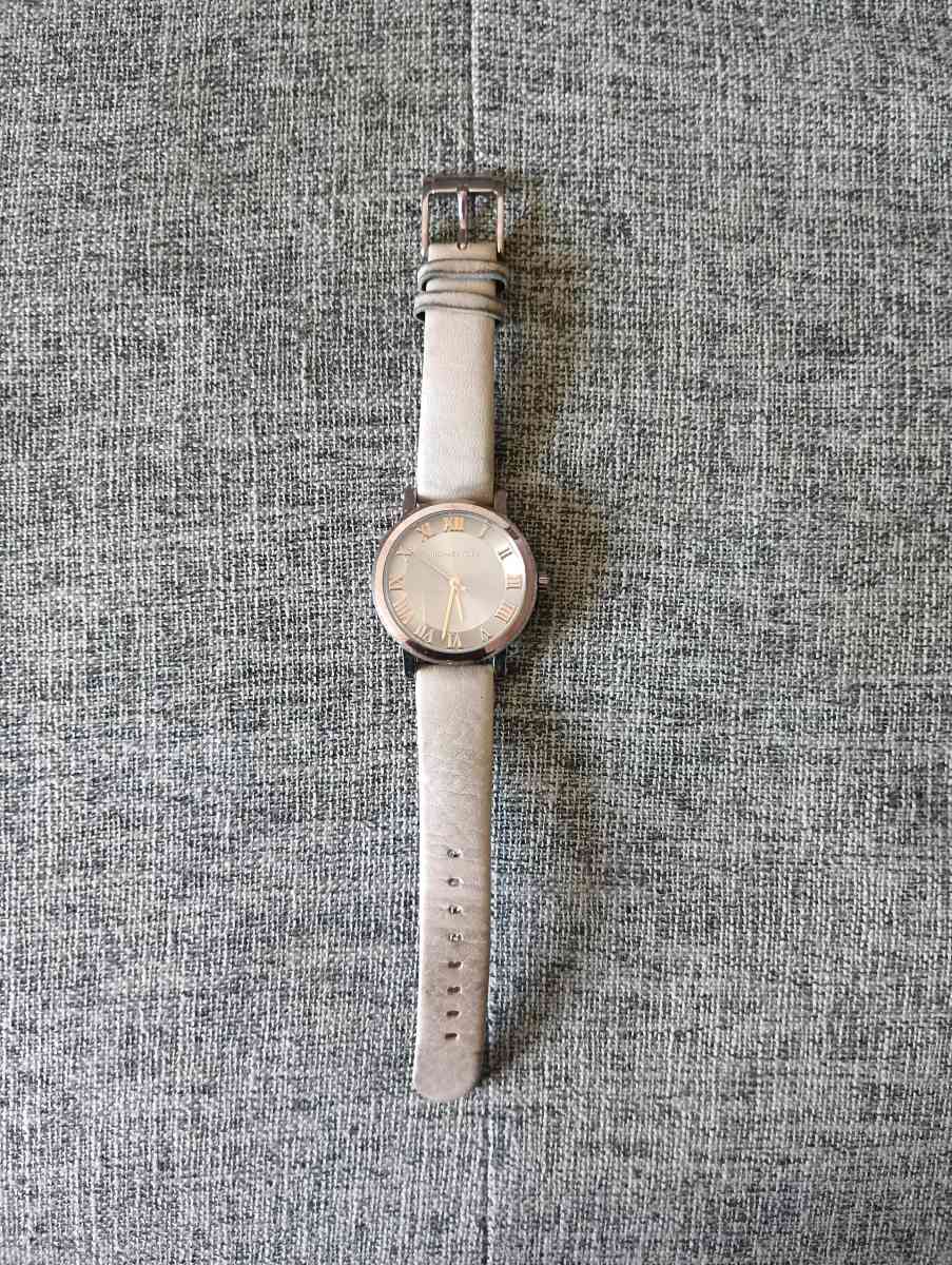 MICHAEL KORS Womens Norie Sable IP Latte Beige Leather Rose