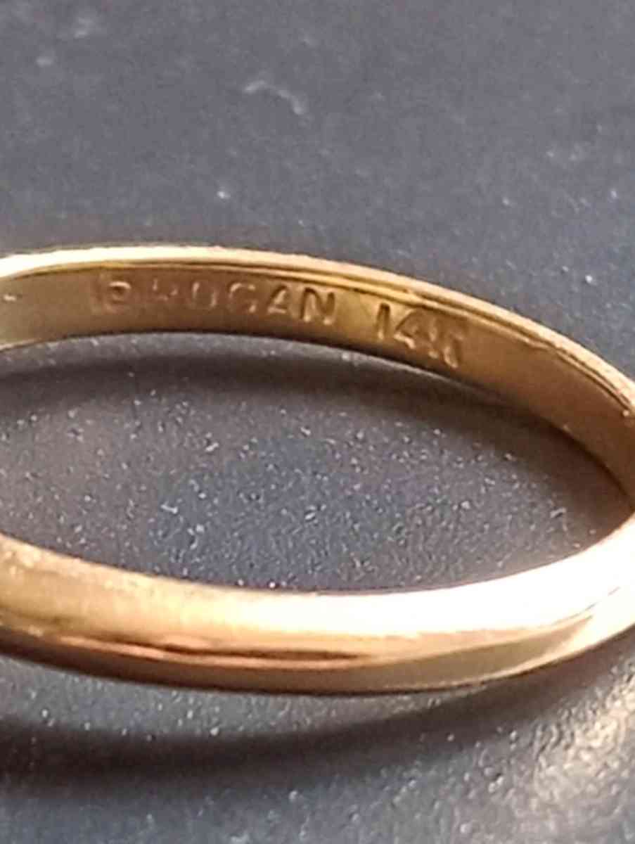 Aquamarine 14k Gold Ring size 7 for women  Sold as is