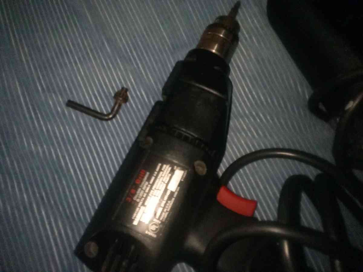 CRAFTSMAN Drill and Saw with brand new 4 pk saw blades