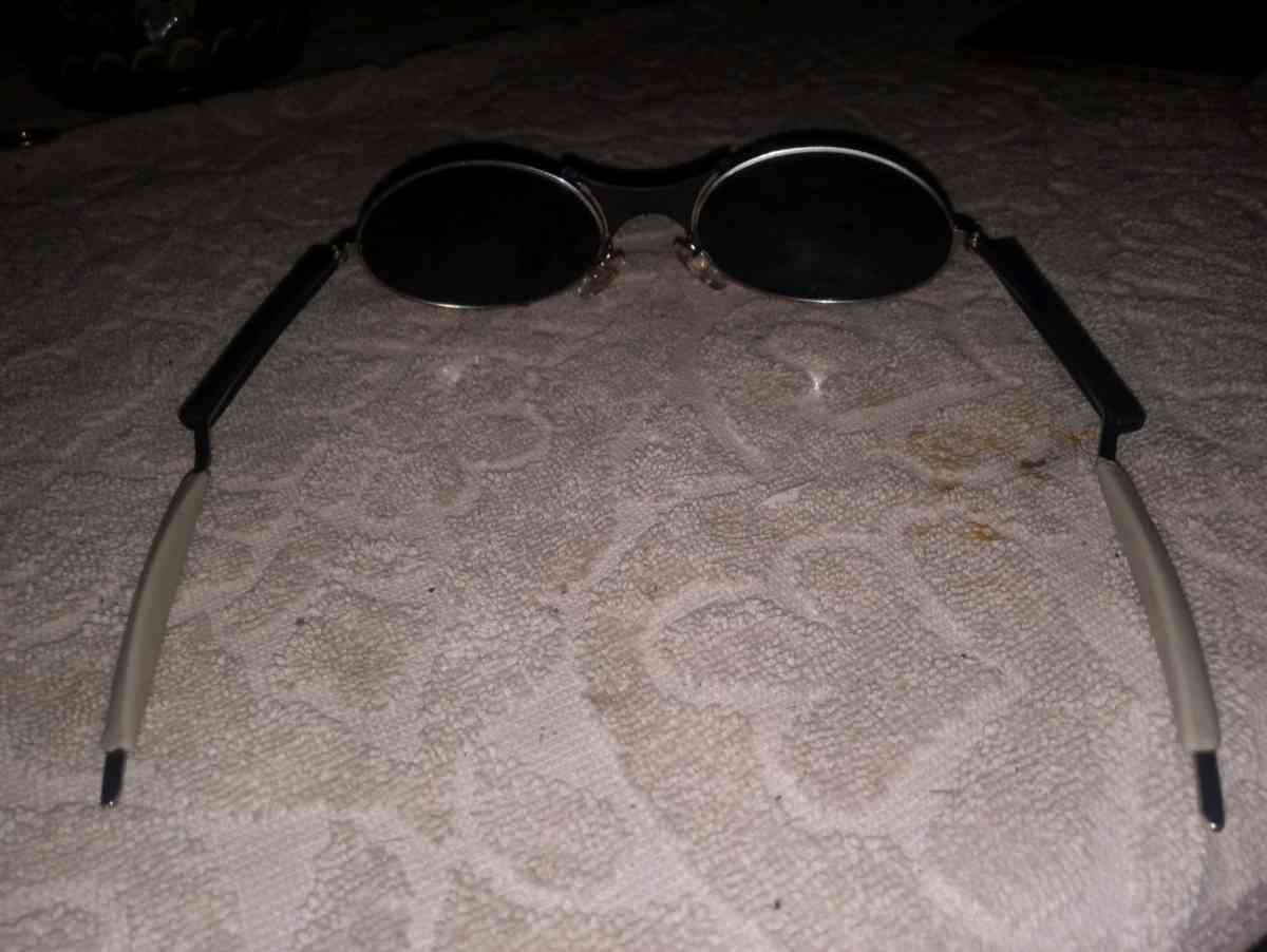 Oakley sunglasses E wire