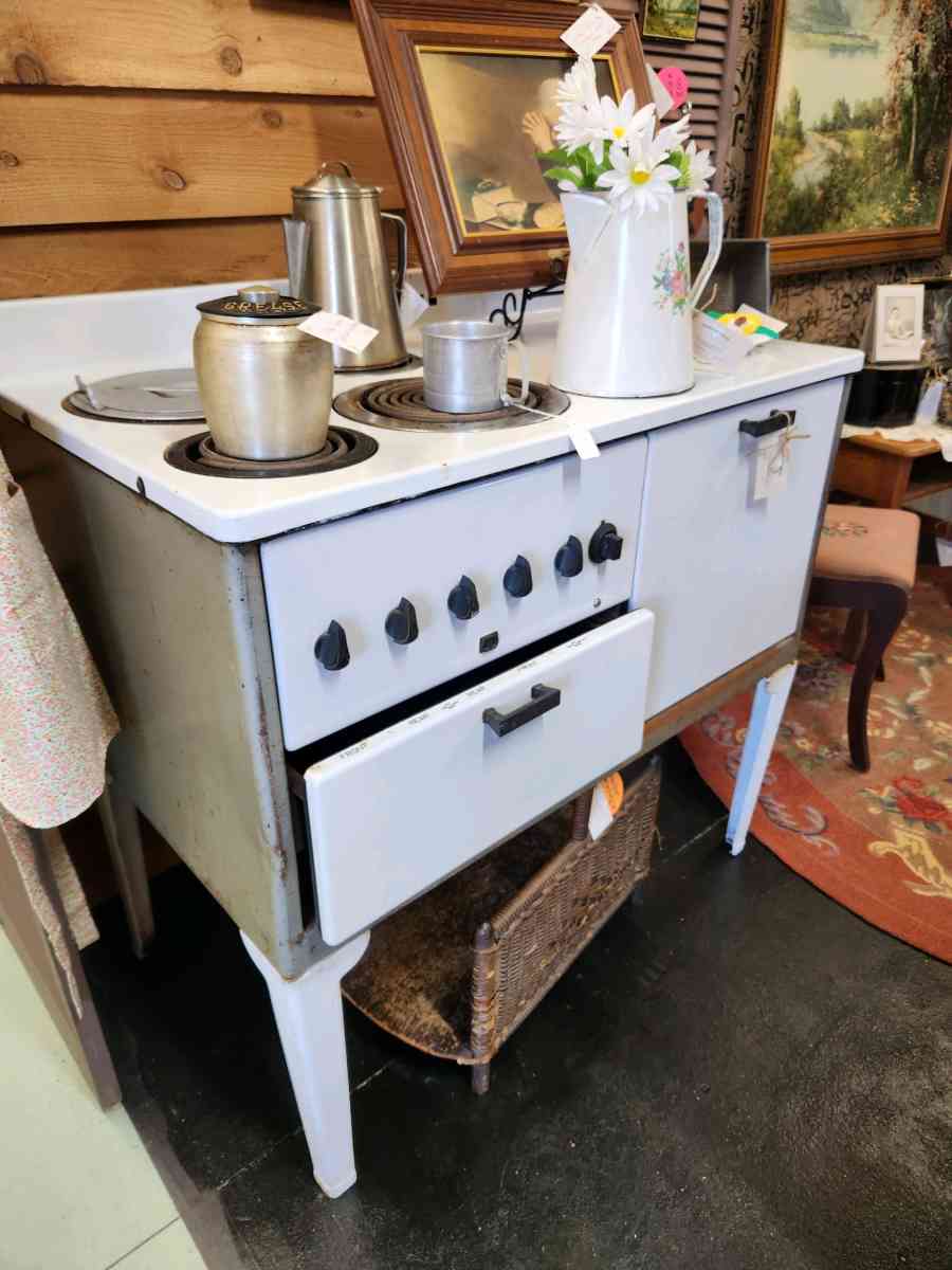 1930s 40s GE Hotpoint Electric Stove