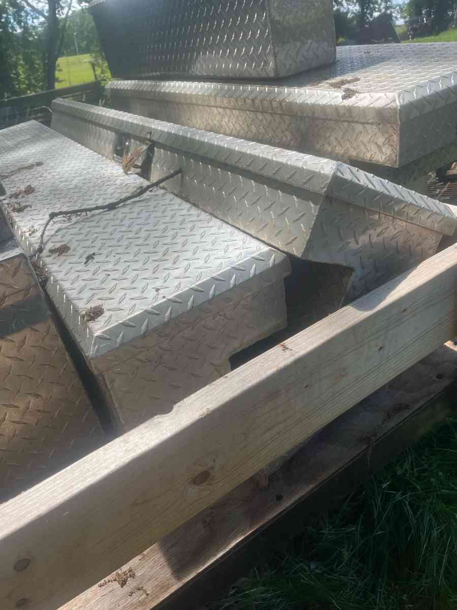 diamond plate tool boxes