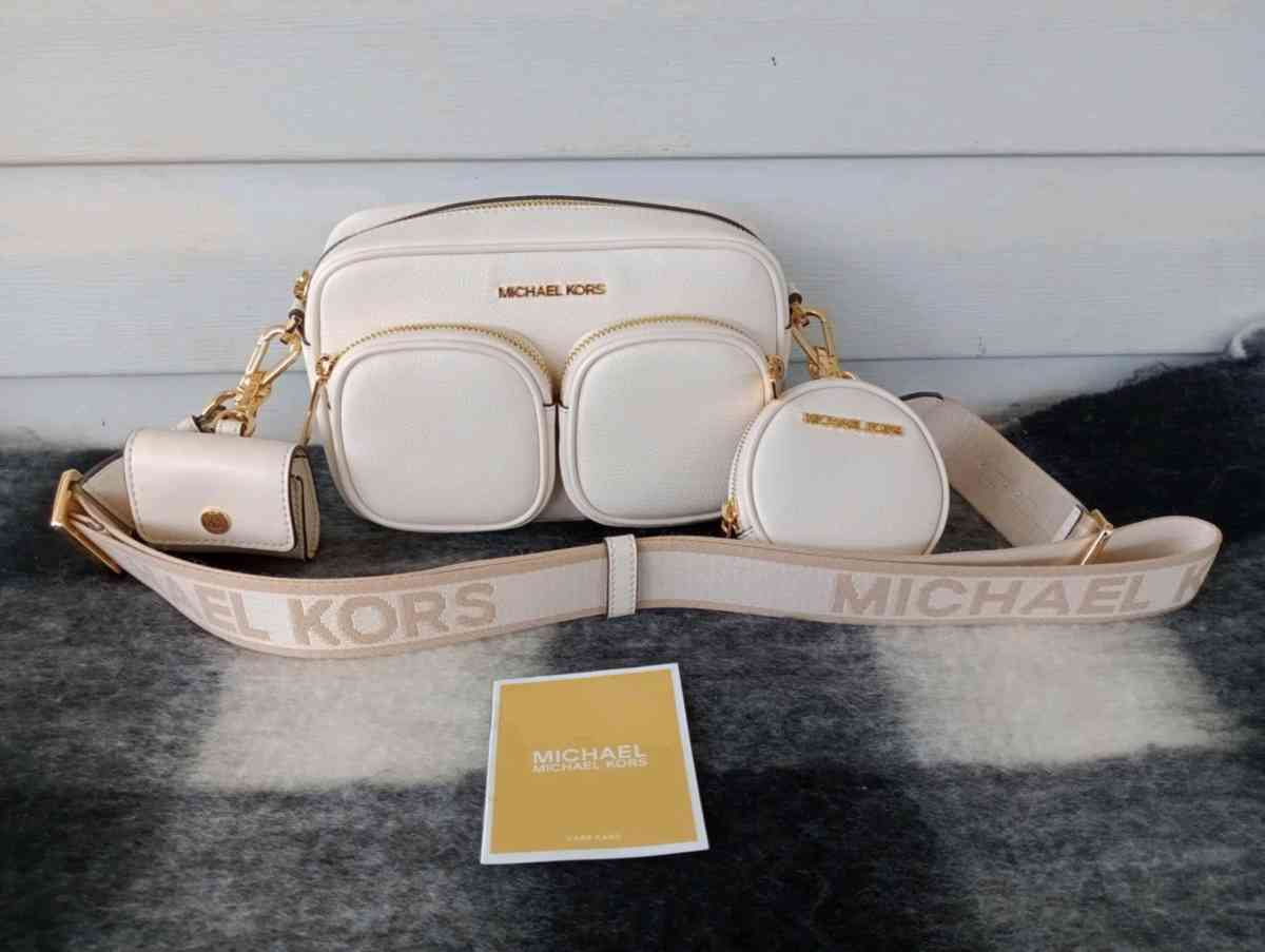 MICHAEL KORS JET SET TRAVEL purse