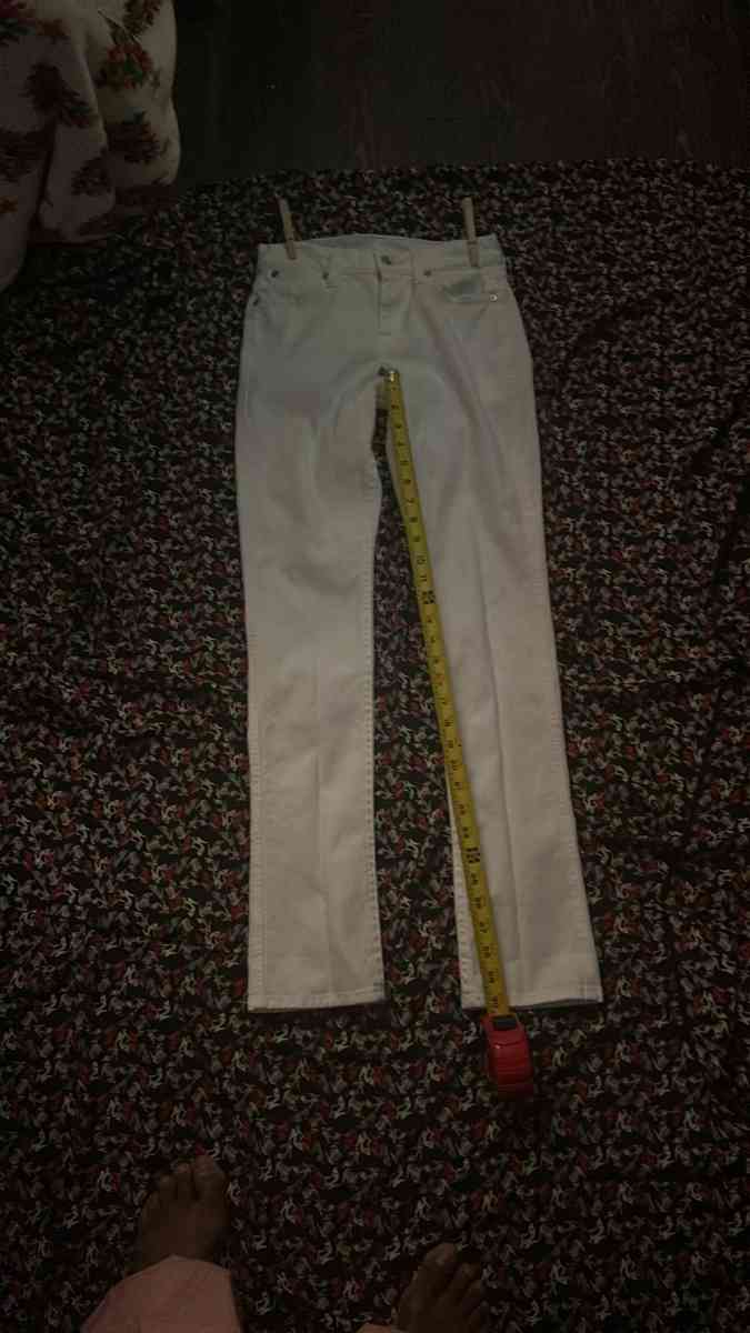 7FAM 7 For All Mankind White Jeans Size 24