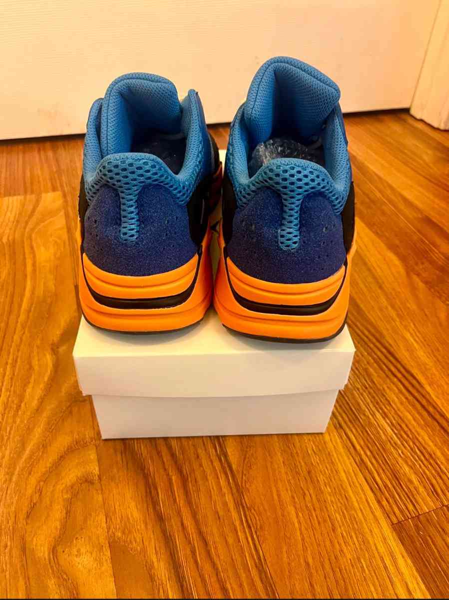 Yeezy Boost 700 Bright Blue Size 8 Men