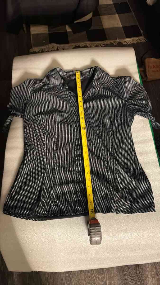 Rue21 Black Polka Dot Split Sleeve VNeck Blouse Size S