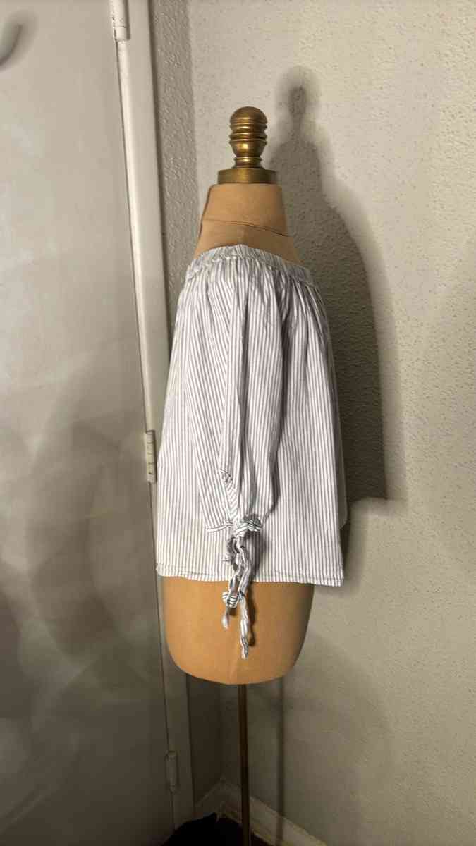 LaBanga Striped BlueWhite Top Size L Bow Tie Sleeves