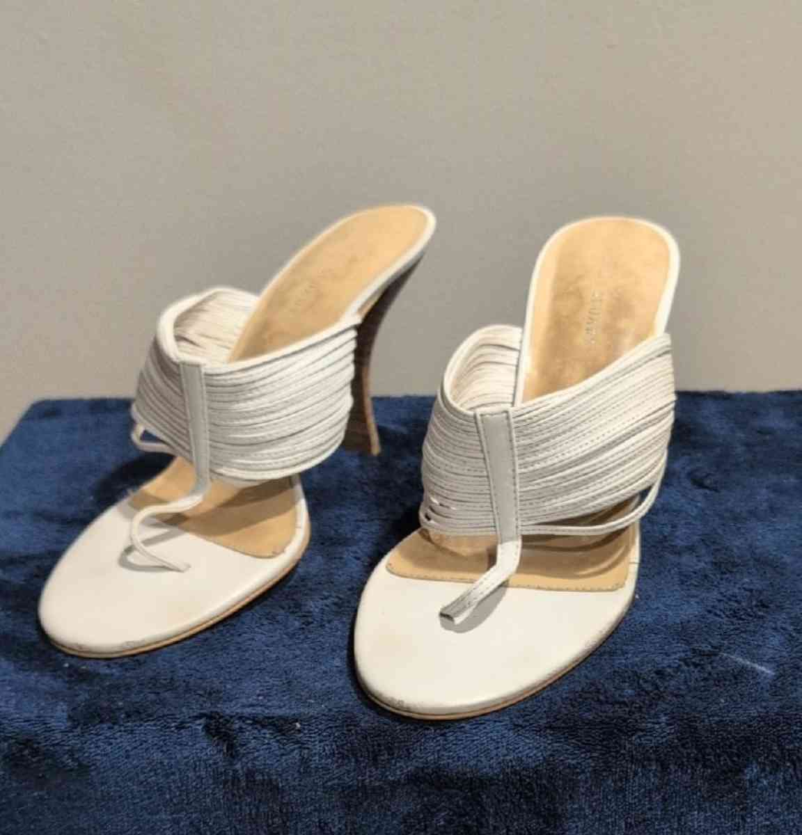 Elegant White Womens Sandals size 10