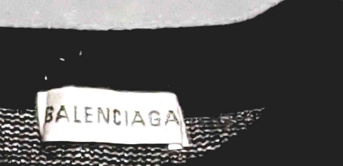 balenciaga sweater