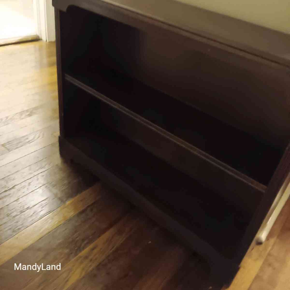 small shelf its very cute but doesnt fit in the corners