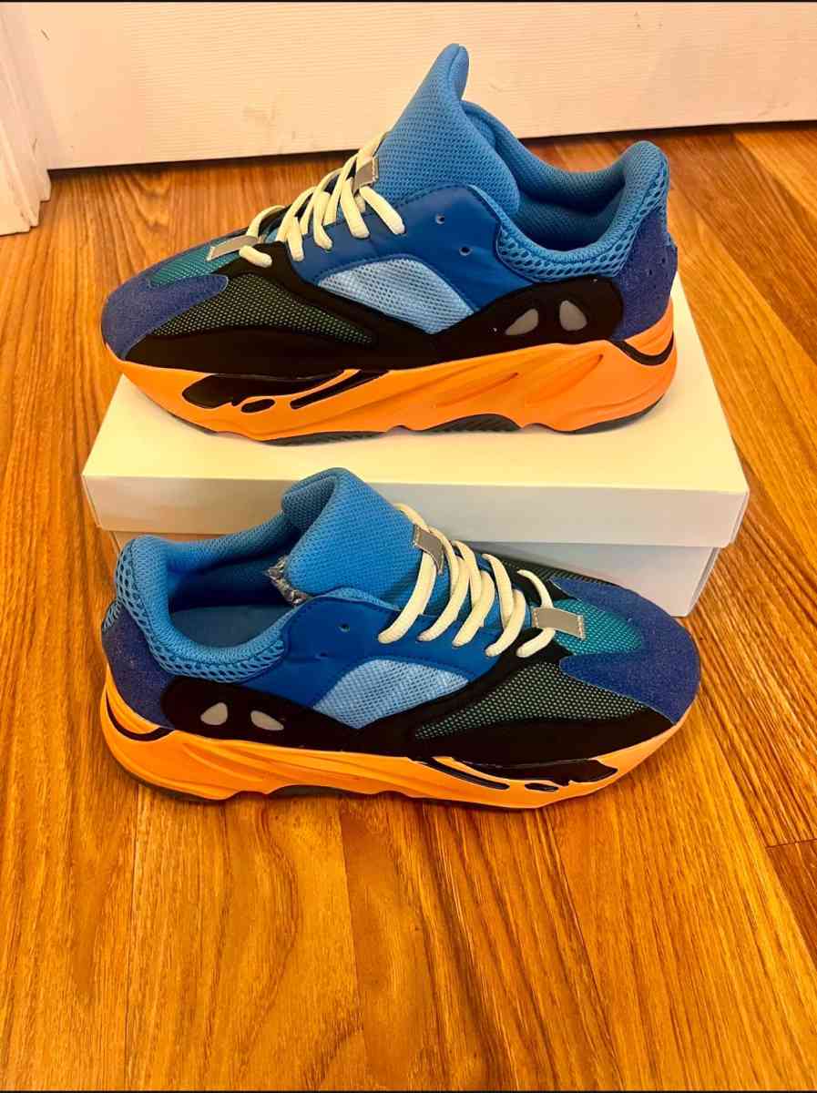 Yeezy Boost 700 Bright Blue Size 8 Men