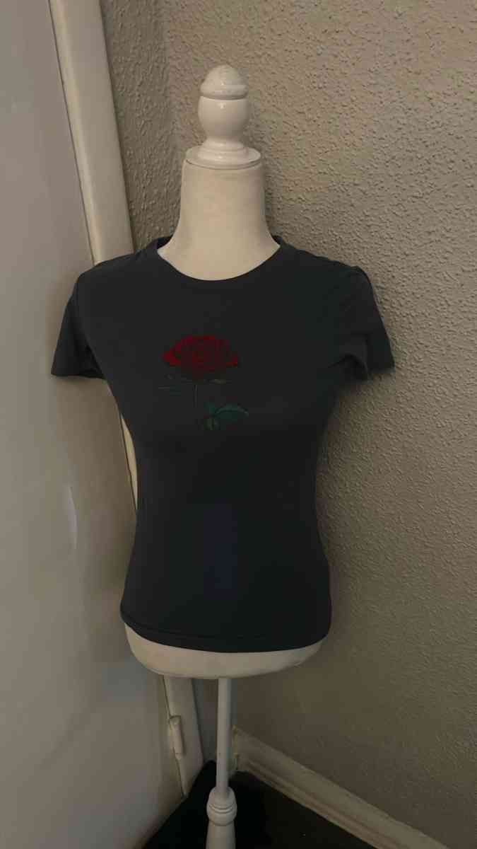 Free State Gray Womens Rose Graphic Tee Size XS Trending Ros