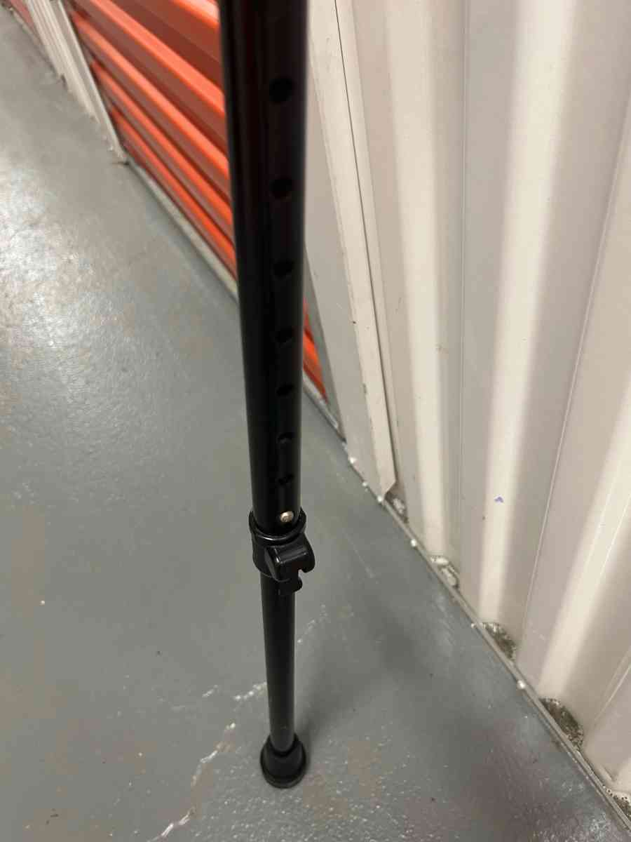 Height adjustable aluminum walking cane