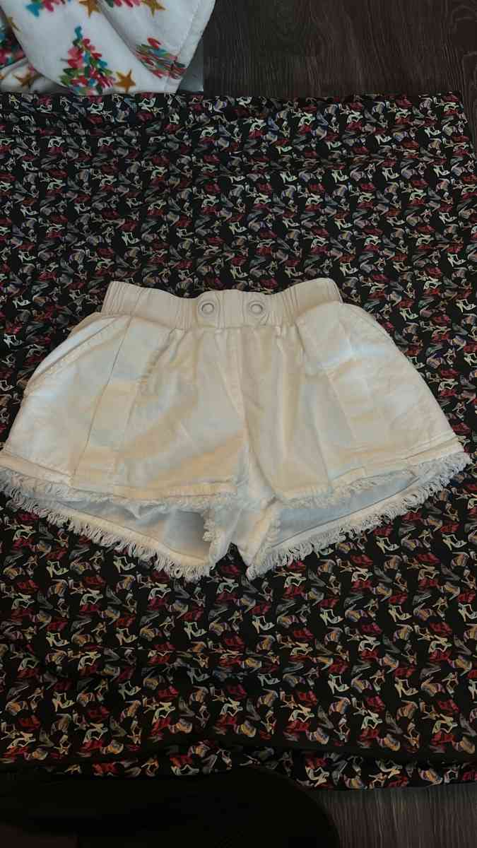KendallKylie White High Waist Raw Hem Shorts Size XS Linen
