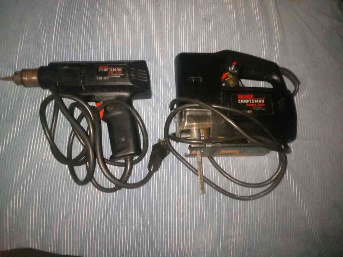 CRAFTSMAN Drill and Saw with brand new 4 pk saw blades